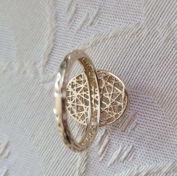 10k Elegant Gold Ring with White Zircon